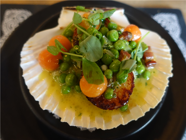 scallops with peas